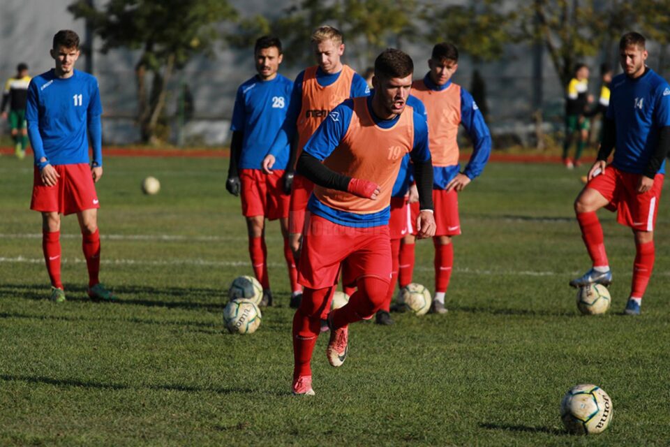 Fotbaliștii rădăuțeni vor începe antrenamentele la mijlocul lunii ianuarie. Foto Cristian Plosceac Fotbaliștii rădăuțeni vor începe antrenamentele la mijlocul lunii ianuarie. Foto Cristian Plosceac