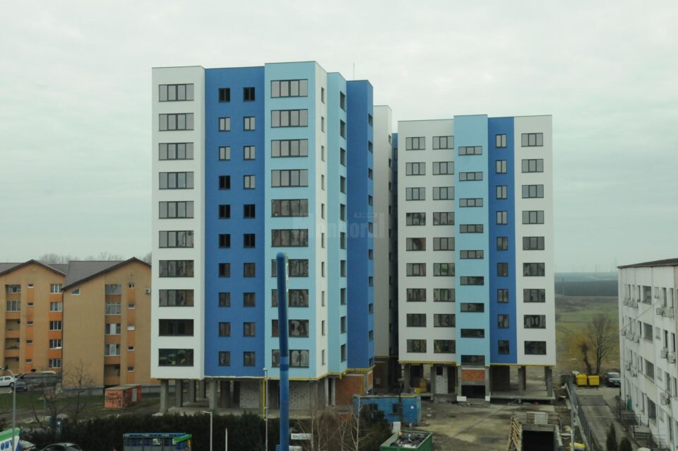 Negocieri eșuate între USV și Conbucovina SA pentru achiziția blocului din spatele OMV Obcini Negocieri eșuate între USV și Conbucovina SA pentru achiziția blocului din spatele OMV Obcini