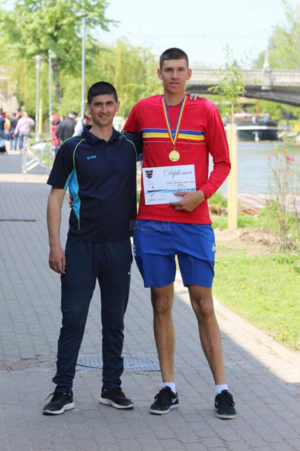 Antrenorul Ioan Despa alături de vicecampionul european Florin Arteni- Fîntînariu