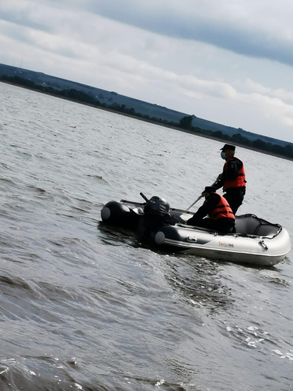 Jandarmii au căutat braconieri piscicoli, dar au dat doar peste pescari fără permis Jandarmii au căutat braconieri piscicoli, dar au dat doar peste pescari fără permis