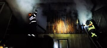 Pompierii din Vatra Dornei au avut de muncă mai bine de trei ore