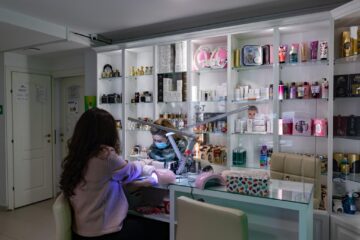 Promoții între 30% și 70% la mai multe servicii de înfrumusețare, la Salonul Queen Elisabeta