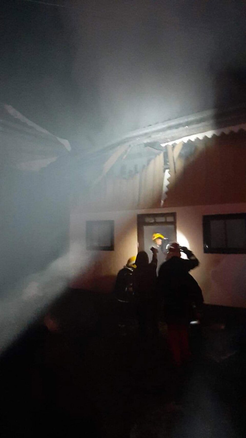 A provocat un incendiu, în toiul nopții, în gospodăria soției