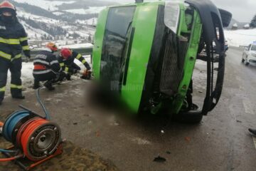 Microbuzul răsturnat pe Mestecăniș