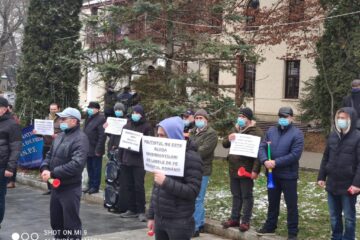 Polițiști de frontieră și militari în rezervă au protestat față de înghețarea salariilor și a pensiilor