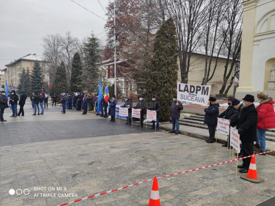 Polițiști de frontieră și militari în rezervă au protestat față de înghețarea salariilor și a pensiilor