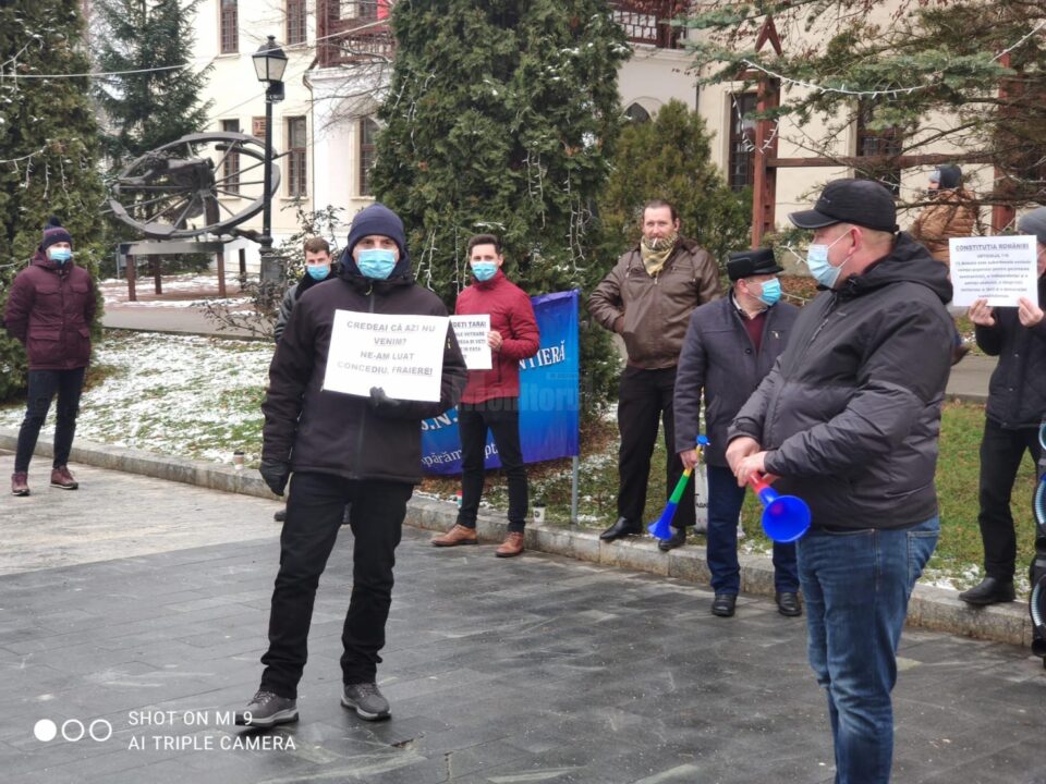 Polițiști de frontieră și militari în rezervă au protestat față de înghețarea salariilor și a pensiilor