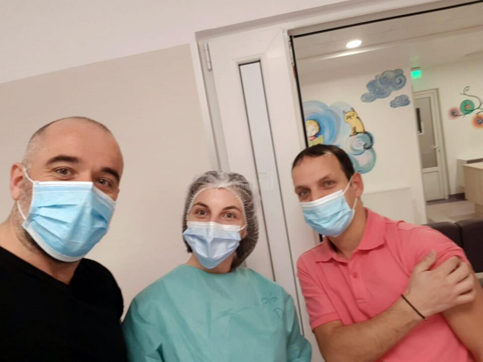 Voluntarii Institutului Bucovina, implicați activ în campania de vaccinare