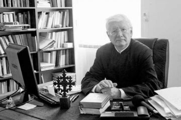 Pr. Acad. Mircea Păcurariu a trecut la Domnul