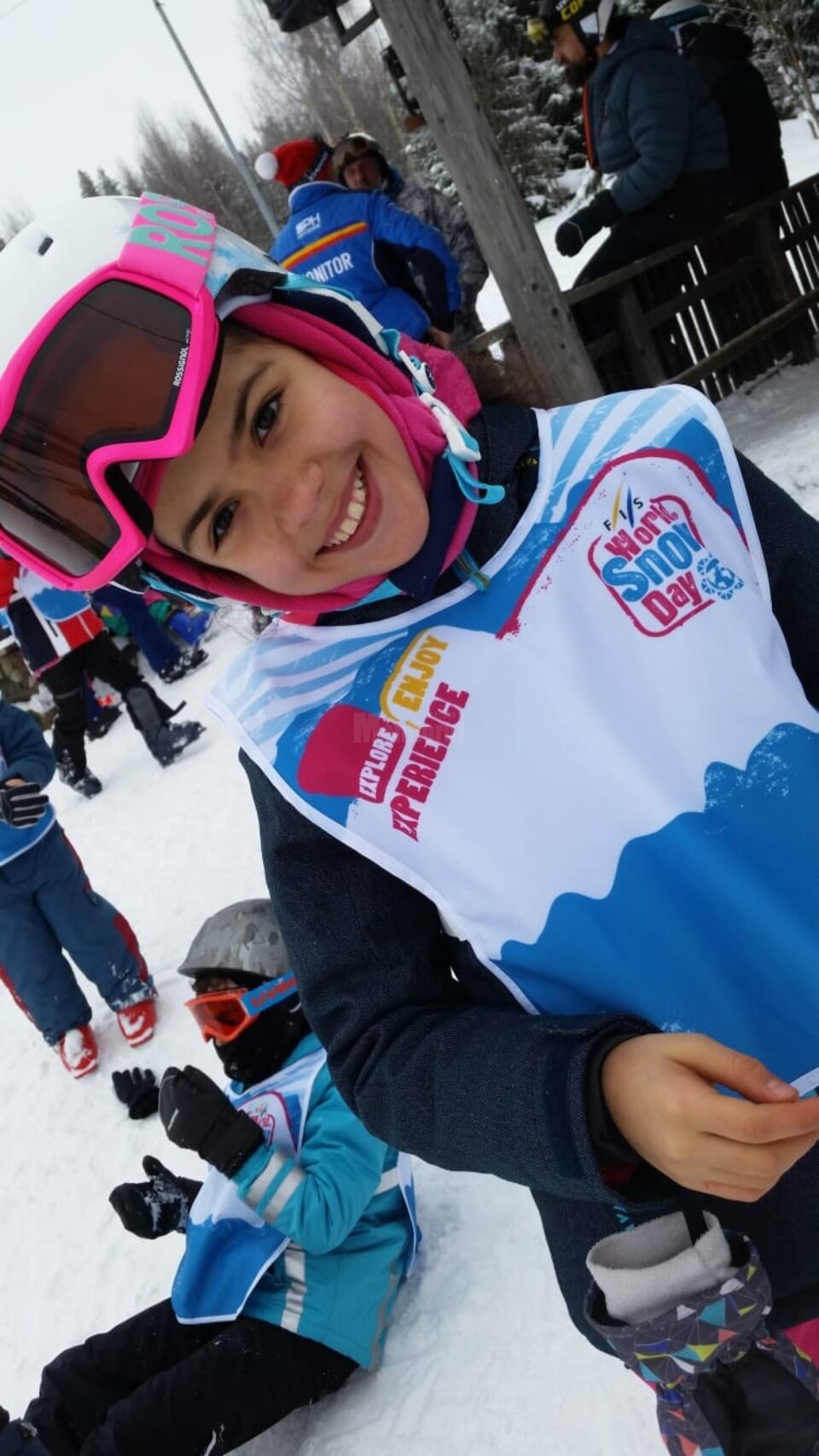 Lecții gratuite de schi și snowboard pentru copii și parada mascotelor pe schiuri, pe pârtia Parc din Vatra Dornei
