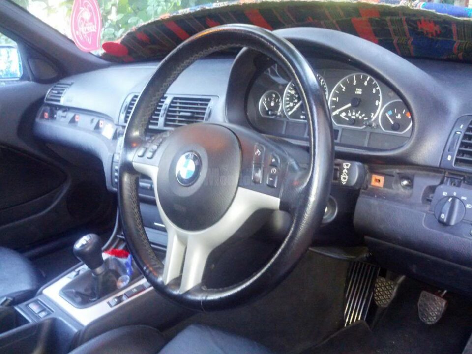 Deși cu volan pe dreapta, fugarul s-a angajat în depășiri la limită Deși cu volan pe dreapta, fugarul s-a angajat în depășiri la limită