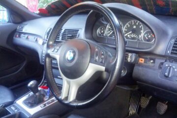 Deși cu volan pe dreapta, fugarul s-a angajat în depășiri la limită