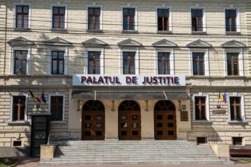 Tribunalul Suceava a decis că tânărul este un pericol public și trebuie să stea după gratii cel puțin 30 de zile