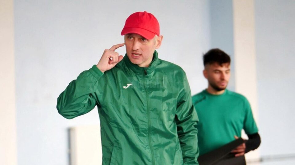 Antrenorul Forestei, Ivan Gvozdenovic