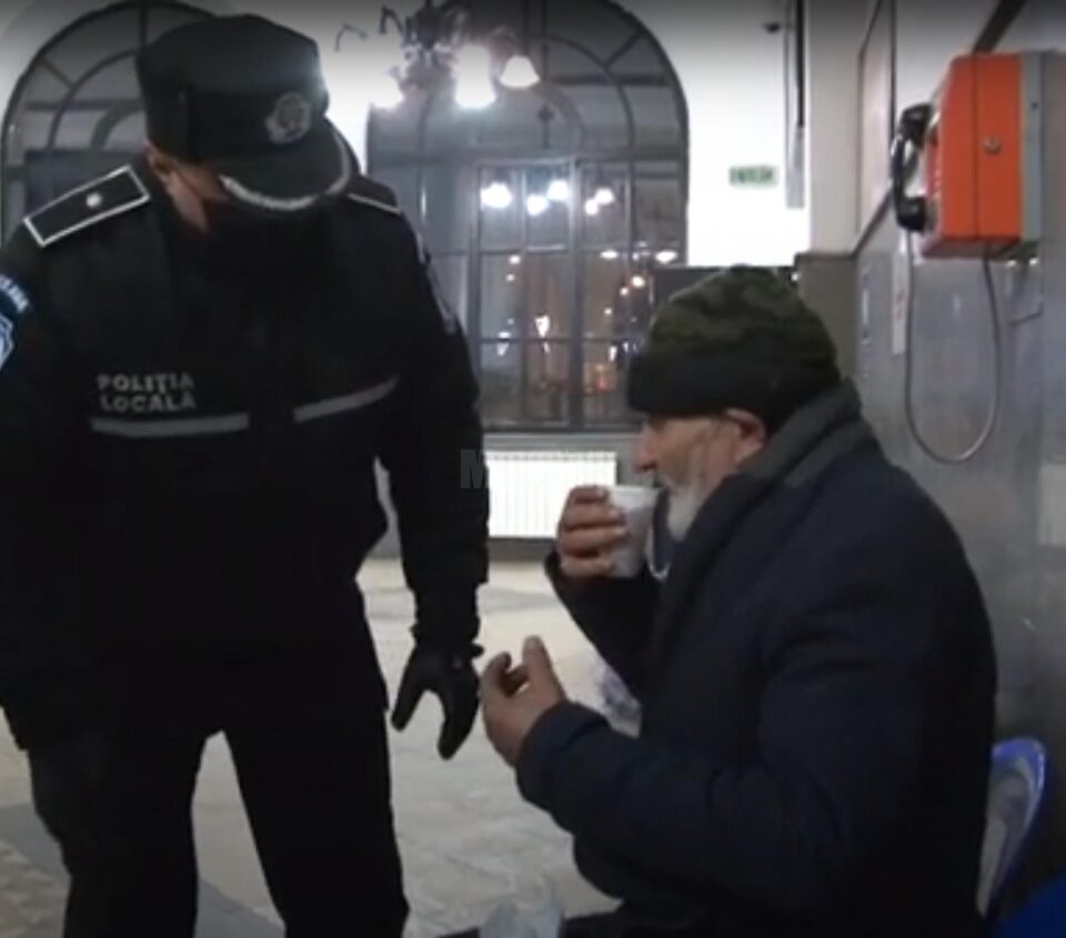 Oamenii străzii, adunați de Poliția Locală Suceava, testați de Covid și duși la adăpostul Lumină Lină