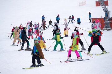 Ziua Mondială a Zăpezii, sărbătorită pe schiuri la Vatra Dornei. Foto: Ema Motrescu