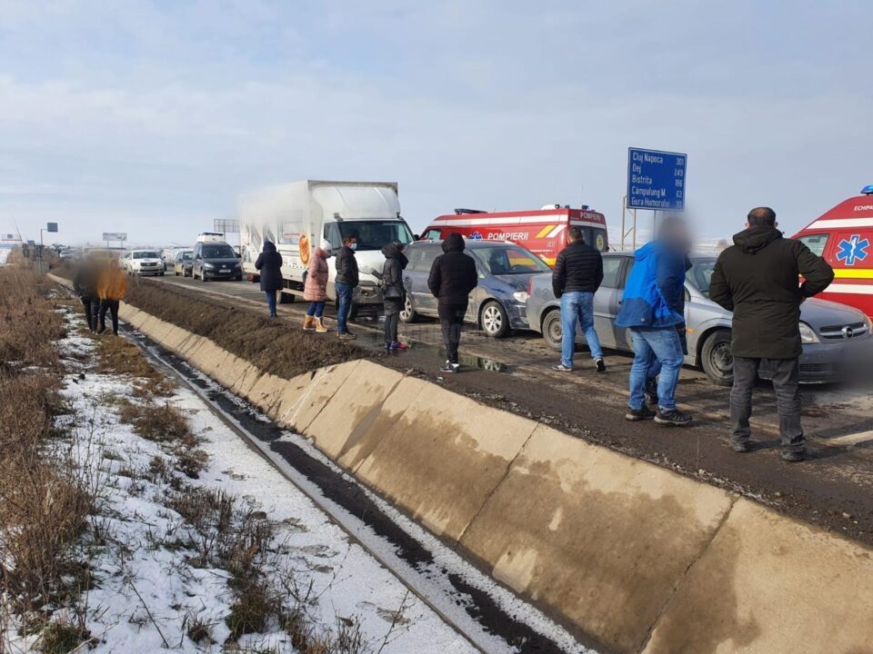 Trei mașini implicate în tamponarea de pe DN 17