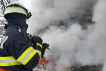 Focul ar fi plecat de la un scurtcircuit produs la un conductor electric defect