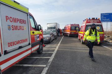 Ambulantele SMURD au preluat doi răniți și i-au transportat la spital