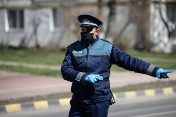 Acțiunile de verificare vor continua în zonele aglomerate, centrele comerciale, piețe, târguri, dar și în mijloacele de transport în comun