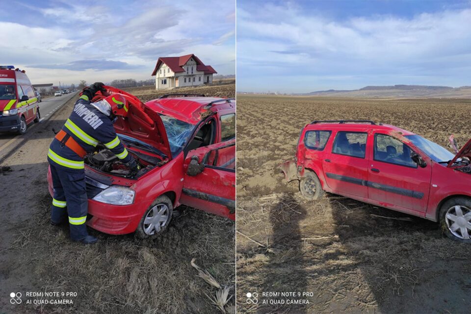 Două femei au fost rănite după ce mașina cu care circulau a lovit o bornă kilometrică