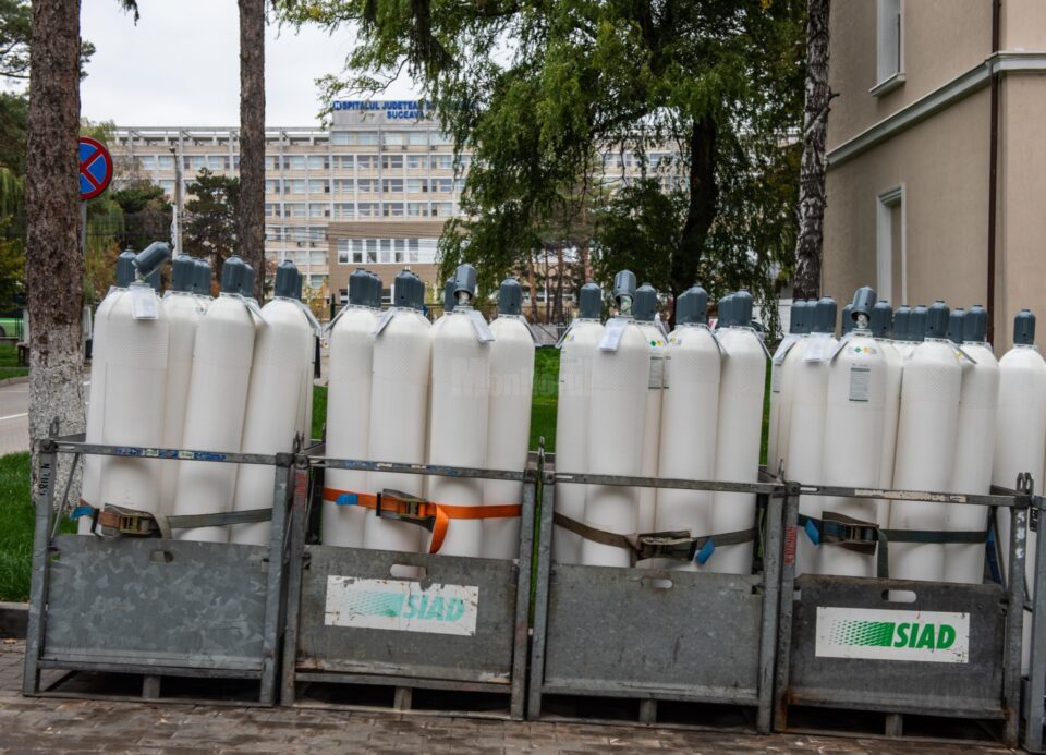 Butelii cu oxigen la Spitalul Vechi din Suceava