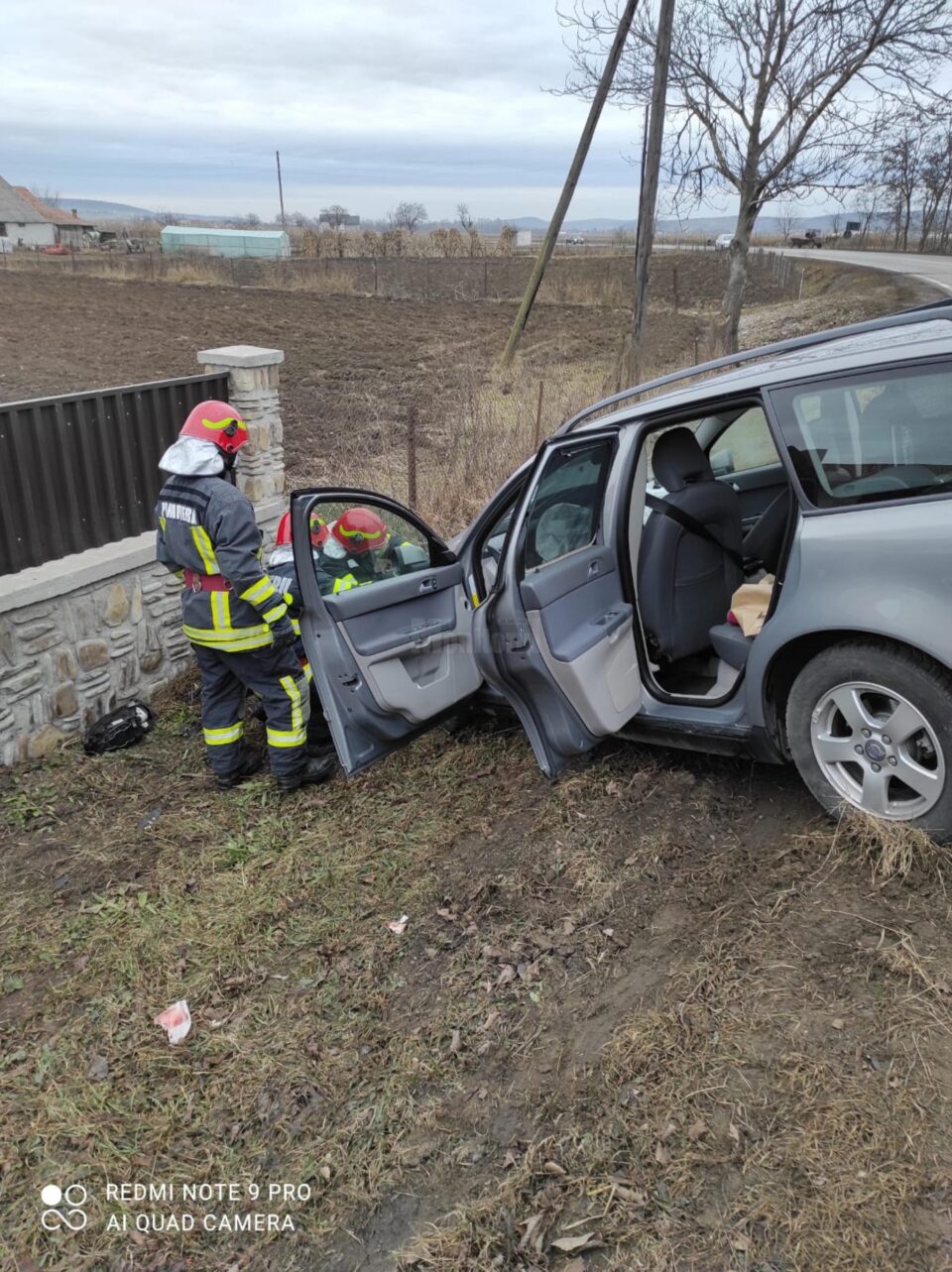 Un bărbat și un copil, răniți într-un accident la Milișăuți