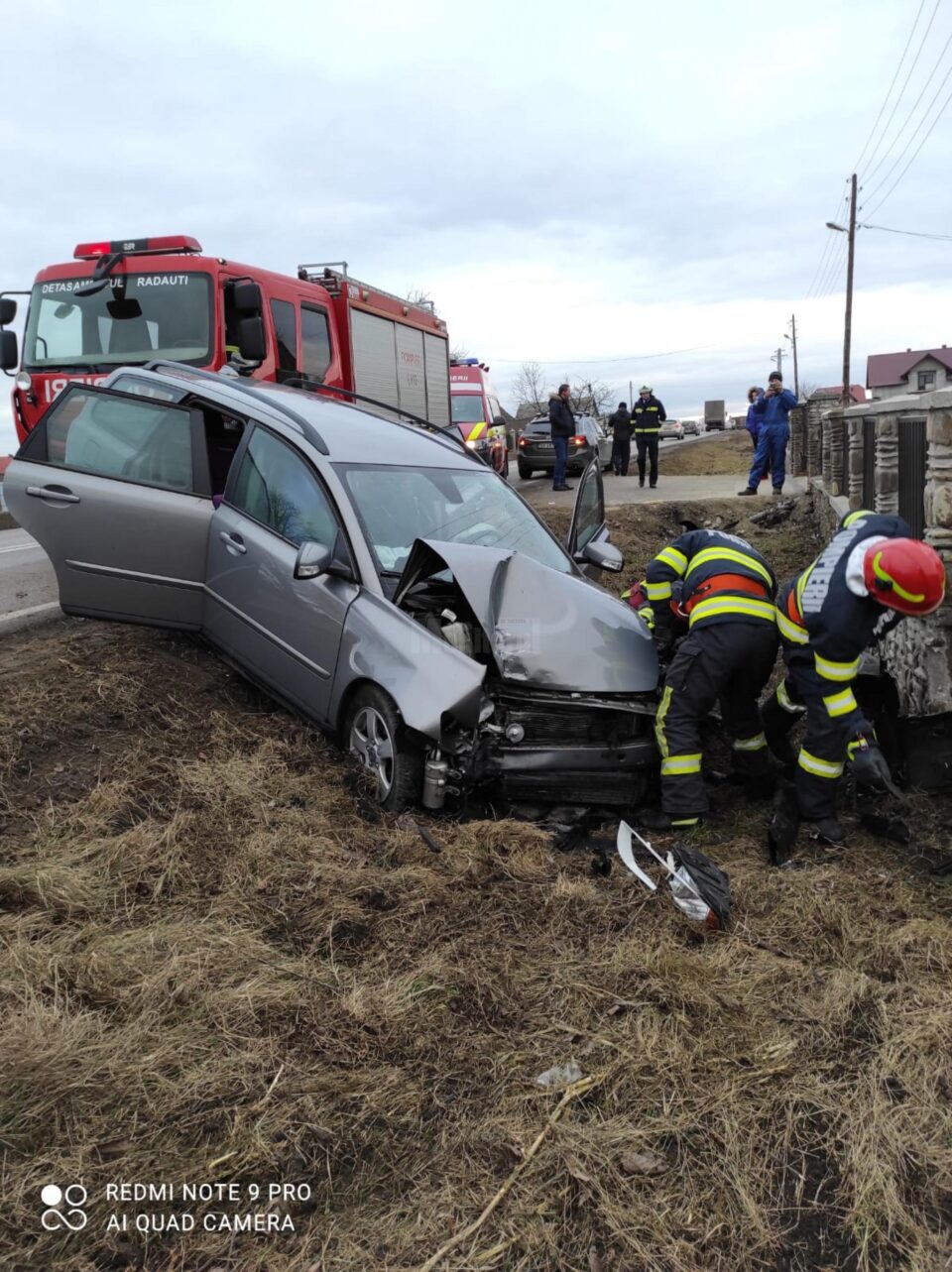 Un bărbat și un copil, răniți într-un accident la Milișăuți Un bărbat și un copil, răniți într-un accident la Milișăuți