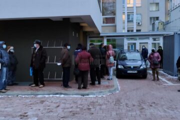 200 de oameni, vaccinați într-o oră și jumătate la centrul de la Spitalul Suceava