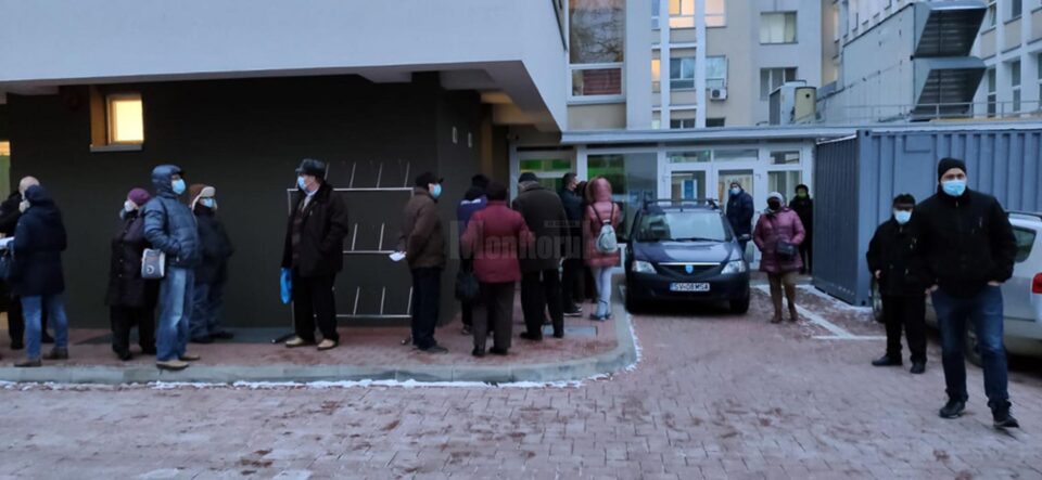 200 de oameni, vaccinați într-o oră și jumătate la centrul de la Spitalul Suceava