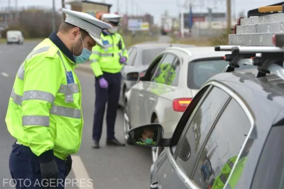 Un șofer care nu avea permis a oferit mită unui polițist Foto dcnews.ro Un șofer care nu avea permis a oferit mită unui polițist Foto dcnews.ro