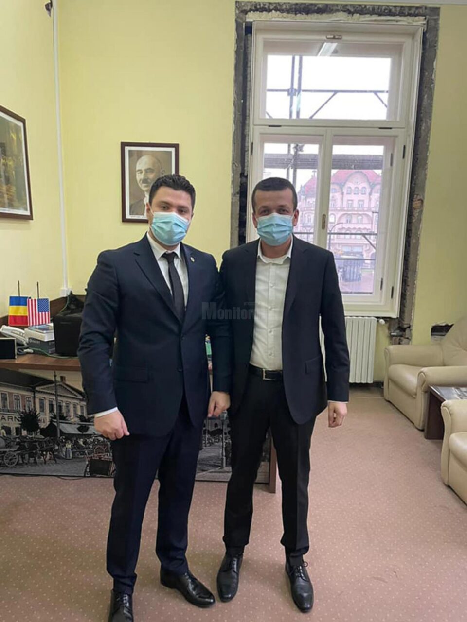 Primarul municipiului Rădăuți, Bogdan Loghin, și primarul Oradei, Florin Birta