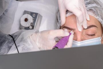 Ramona Bejan reface gratuit sprâncenele pacienților afectați de chimioterapie