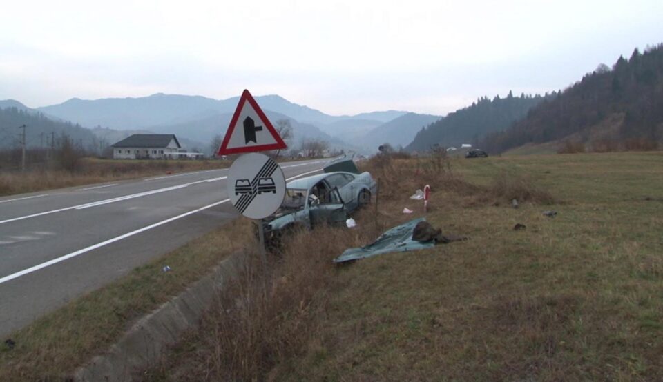 Mașina în care se aflau cei trei tineri din Ostra