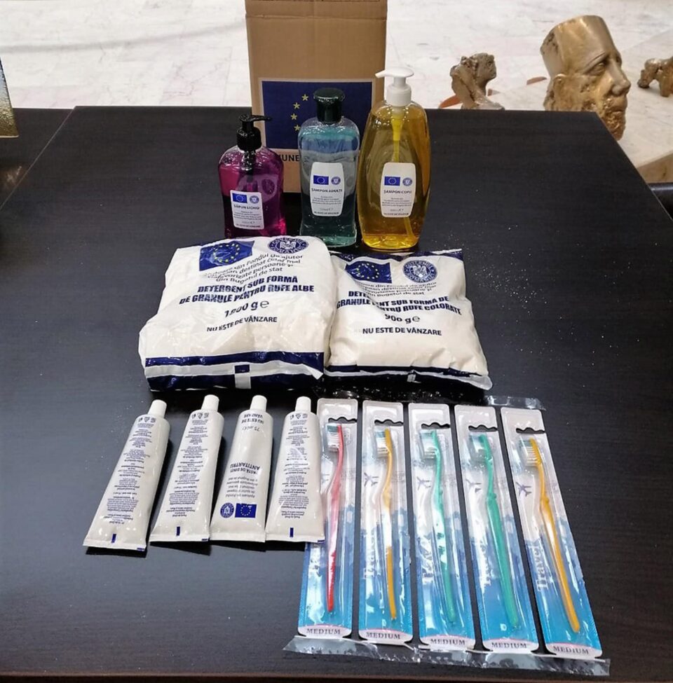 Distribuirea pachetelor cu produse de igienă personală a început în municipiul Suceava