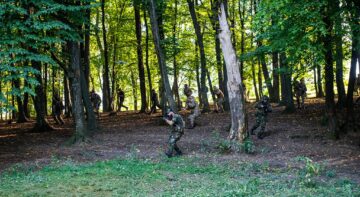 Am jucat airsoft în pădure la Ipotești