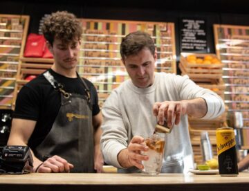 Trei băieți și un espresso