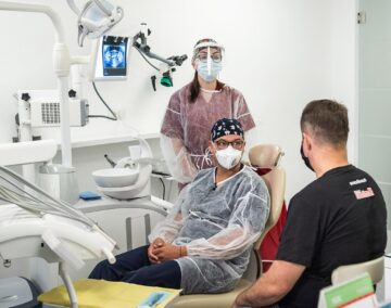 Mi-am pus dentistul pe scaun, în locul meu, și l-am chinuit cu 100 de întrebări