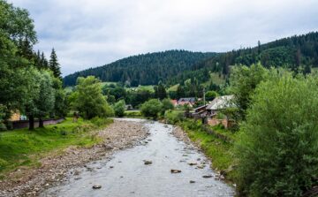 120 de kilometri de mers pe jos, prin pădurile și munții Bucovinei