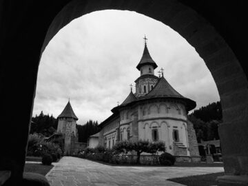 120 de kilometri de mers pe jos, prin pădurile și munții Bucovinei