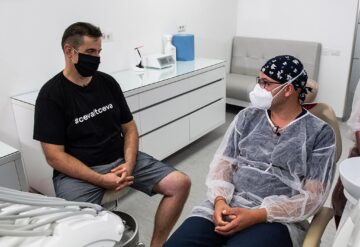 Mi-am pus dentistul pe scaun, în locul meu, și l-am chinuit cu 100 de întrebări