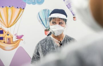 Mi-am pus dentistul pe scaun, în locul meu, și l-am chinuit cu 100 de întrebări