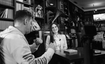 Ștefania, de la concerte folk prin toată România, la stewardesă în Anglia