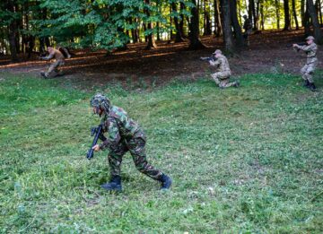 Am jucat airsoft în pădure la Ipotești
