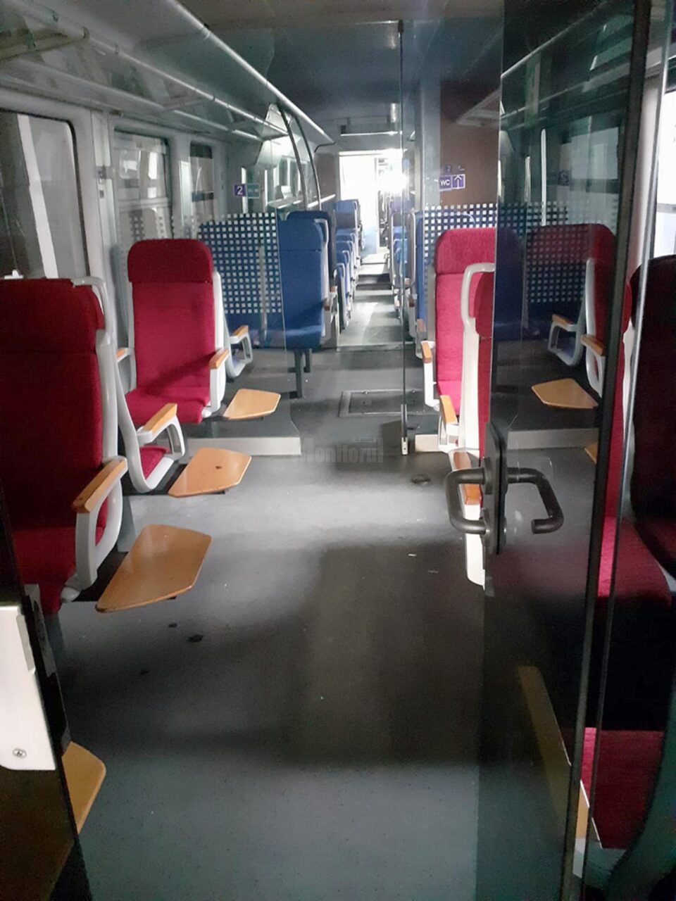 Interiorul automotorului de Putna modernizat