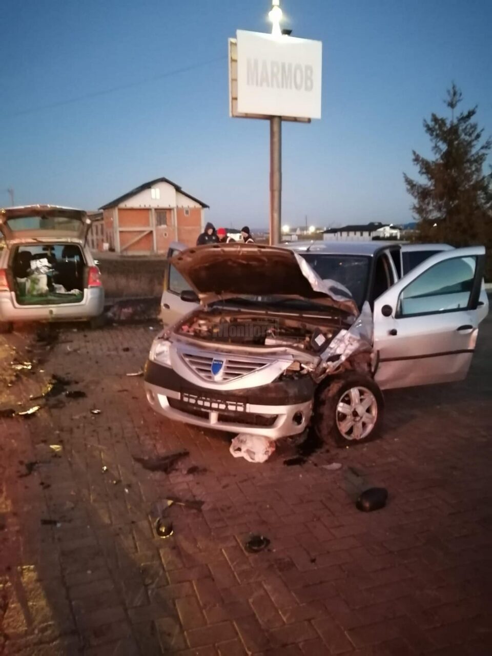 Accident cu doi răniți, la Marginea