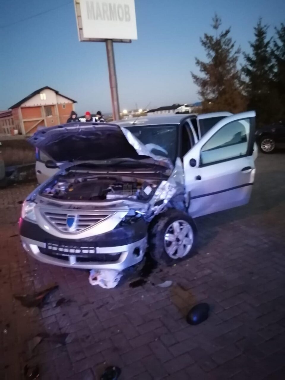 Accident cu doi răniți, la Marginea