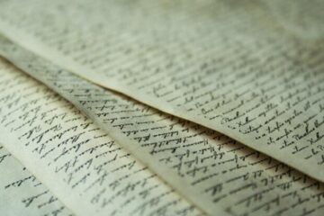 O nouă escrocherie. În schimbul unei sume, primești un document care atestă apartenența la o familie nobiliară / Foto: Pixabay, dcnews