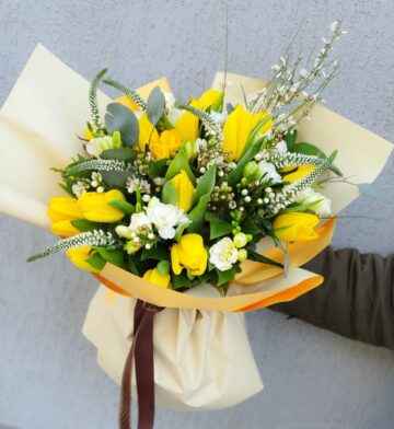 Aranjamente unice, „flori pentru suflet”, ofertă bogată pentru 8 Martie, toate la Queen Concept Flowers