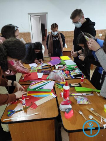 Atelier de mărțișoare pentru copii din Fălticeni